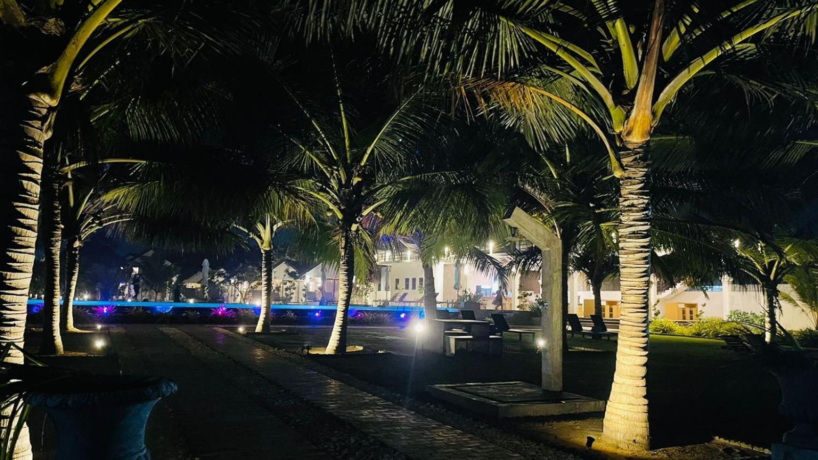 Uppuveli Beach By Dsk トリンコマリー エクステリア 写真
